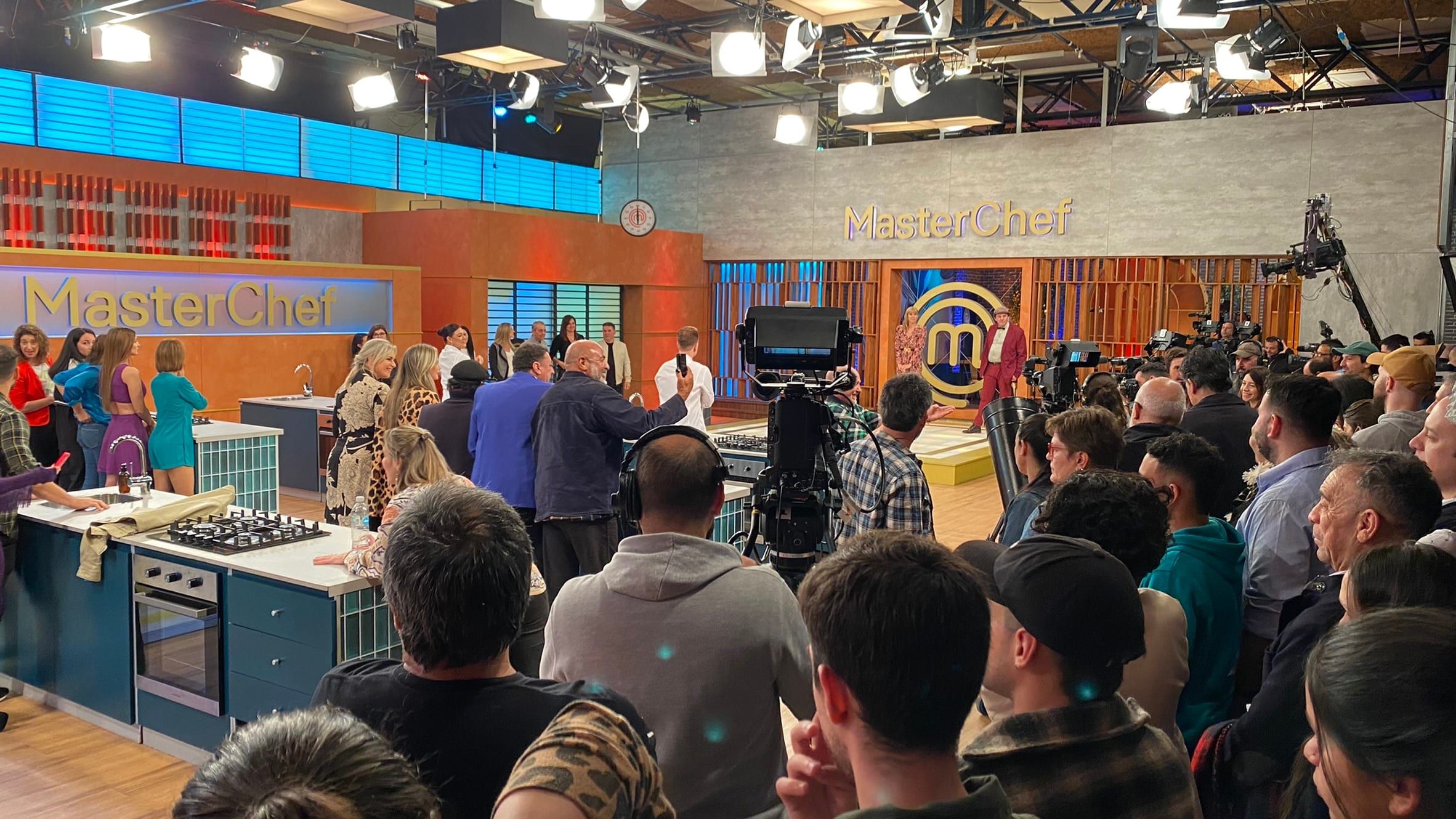 Público y equipo de producción en el set de MasterChef durante la final de 2022
